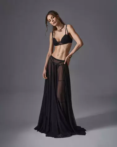 Image du string Sibilie Noir d'Obsessive avec détails géométriques et chaîne décorative-7