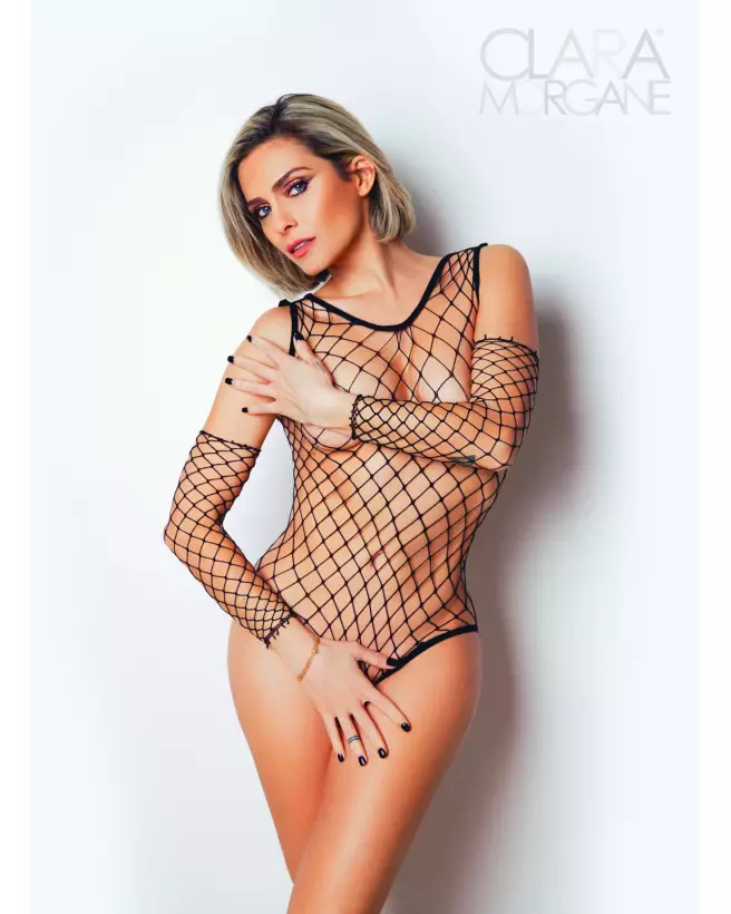 Photo du Numéro 3 de la collection Body par Clara Morgane Lingerie, alliant élégance et design sensuel-2