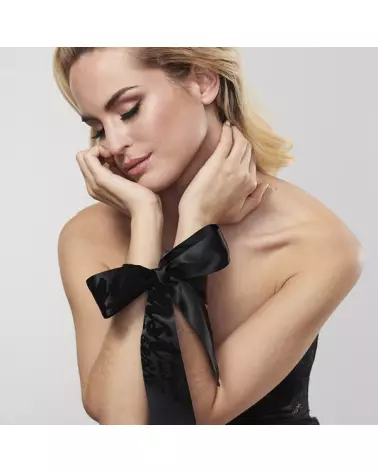 Menottes en satin noir Bijoux Indiscrets pour jeux sensuels-7