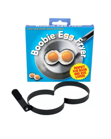Image du moule à œuf Boobie Egg Fryer de Spencer-Fleetwood, parfait pour un petit-déjeuner humoristique-1