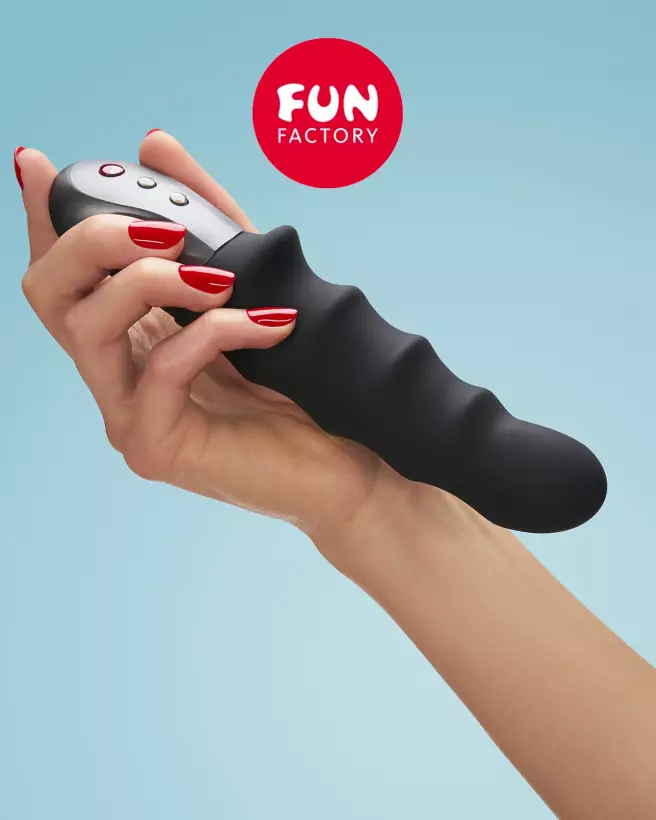 Image du vibromasseur Stronic Surf de FUN FACTORY, haute technologie de pulsation, design ergonomique et silicone médical-3