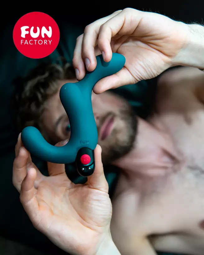 Image du stimulateur de prostate Fun Factory Duke en action-22