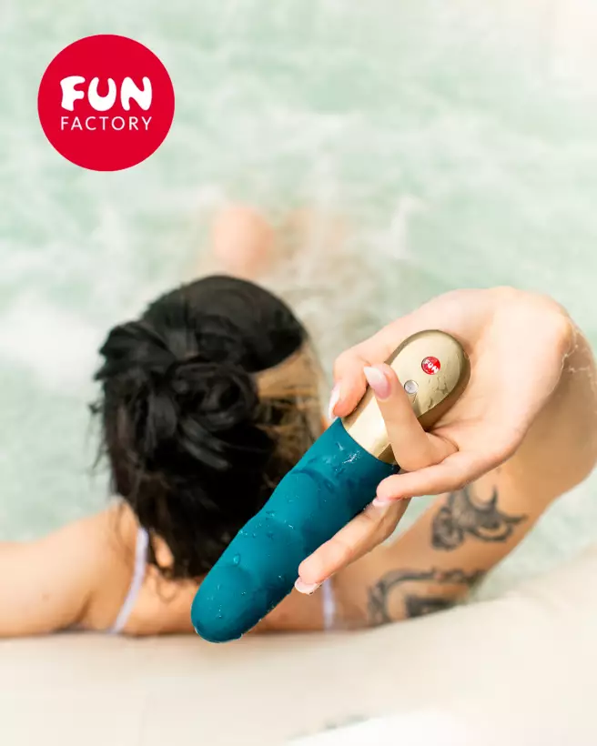 Image Stronic Petite de FUN FACTORY, vibromasseur pulsatoire compact et puissant-27
