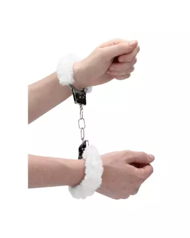 Menottes en fourrure pour débutants de Ouch! by Shots, parfaites pour une initiation douce au bondage-7