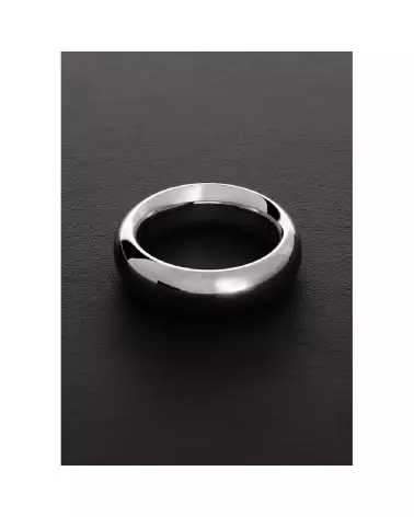 Image de l'anneau Donut C-Ring en métal par Steel by Shots, design élégant et robuste-4