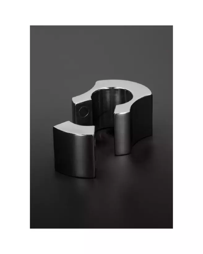 Image du Triad Magnetic Ball Stretcher en métal par Steel by Shots, design robuste et confortable pour une expérience ac-3
