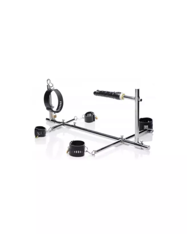 Image de la barre d'écartement avec dildo en métal Imprisoned par XR Brands pour BDSM-1