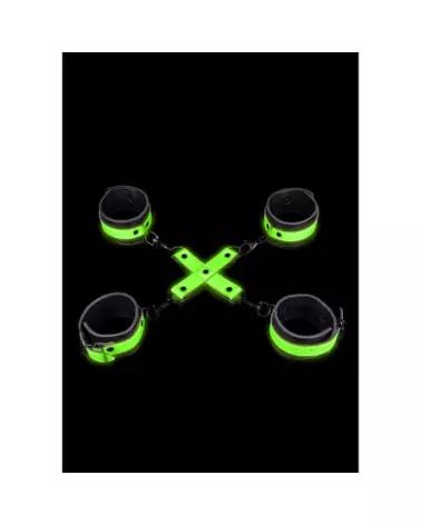 Menottes phosphorescentes Ouch! by Shots pour poignets et chevilles en action-1