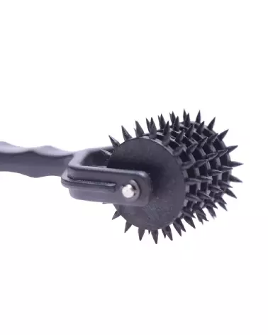 Image du Pinwheel Spiked 5 Rangs XR Brands pour stimulation sensorielle et jeux BDSM-3
