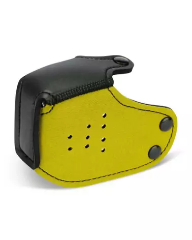 Muzzle jaune pour chiot marque Prowler Red en action-1