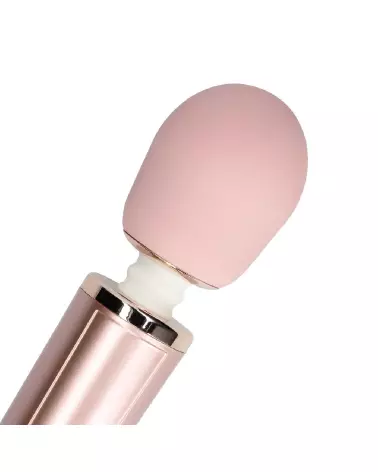 Vibrateur Wand Loveline by Shots en action, massant et puissant-6
