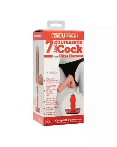 Photo d'ULTRASKYN Harness and Dildo 7 pouces de Doc Johnson en action-2