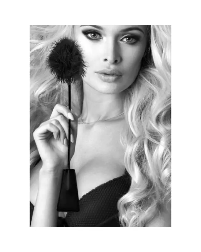 Crop with Tickle Feather par Ouch! by Shots pour jeux coquins et exploration sensuelle-1