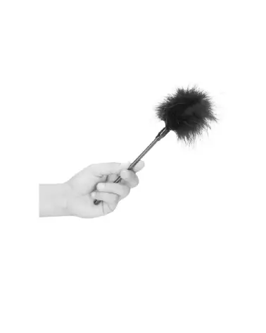 Photo du Feather Tickler d'Ouch! by Shots, plumeau érotique pour jeux sensuels-6
