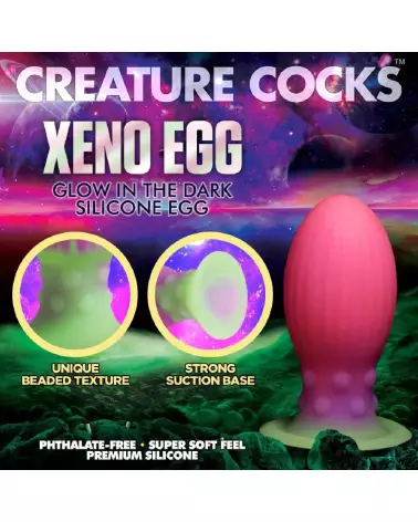 Image du Xeno Egg Pink de XR Brands, sextoy créature en silicone qui brille dans le noir-5