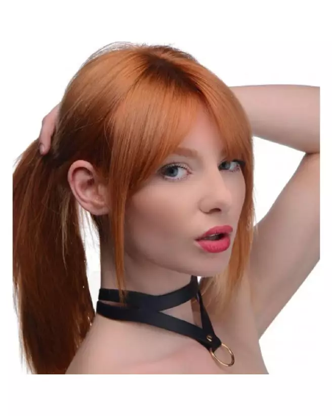 Collier Bondage Baddie avec anneau O de XR Brands en cuir noir-4