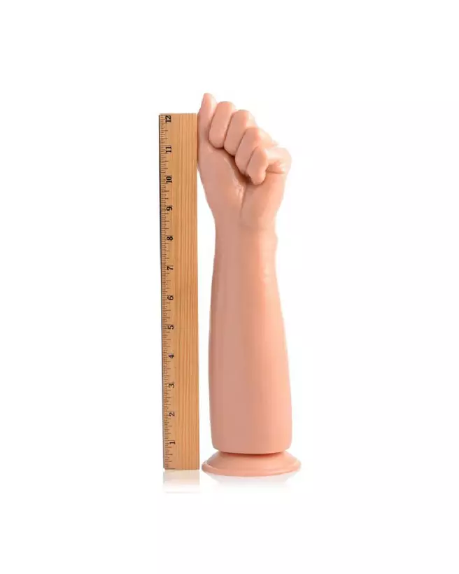 Image du Fisto Clenched Fist Dildo XXL par XR Brands, sextoy grand format pour stimulation avancée-6