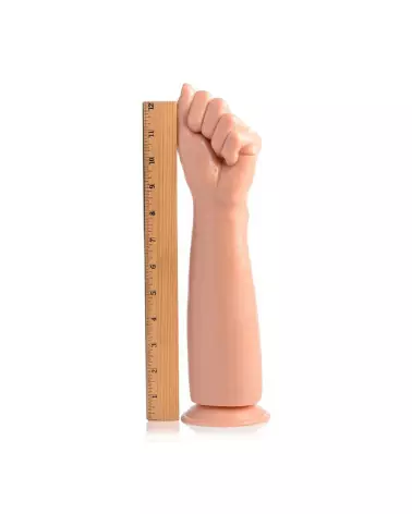 Image du Fisto Clenched Fist Dildo XXL par XR Brands, sextoy grand format pour stimulation avancée-6