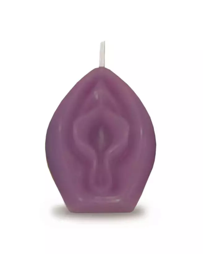 Photo de la bougie parfumée vanille Eden's Candle en forme d'aubergine de Little Genie Productions-1