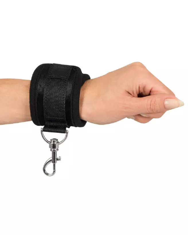 Fetish Kit Velvet Black par Bad Kitty - Attaches Érotiques en Velours-5