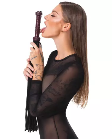 Image du Bad Kitty Flogger, accessoire BDSM élégant pour jeux de domination et soumission-4