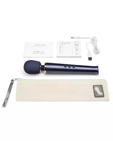 Image du Wand Petite Navy par Le Wand, wand vibrant compact et élégant-7