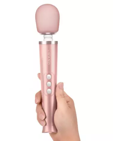 Image du Wand Petite Rose Gold, masseur vibrant élégant et portable de Le Wand-4